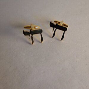 Hebrew Good Life Chai Cufflinks